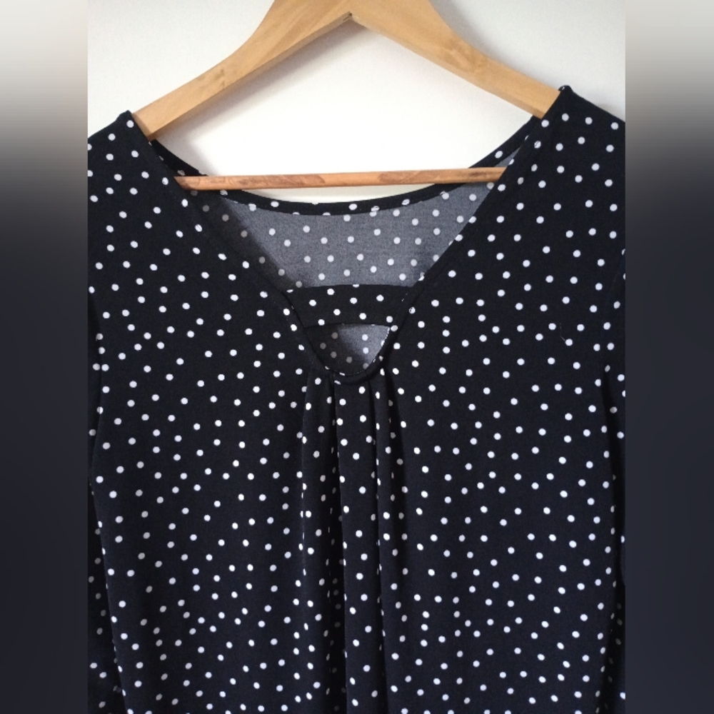 Susan Graver Black and White Polka Dot Top Size Medium - Picture 4 of 8